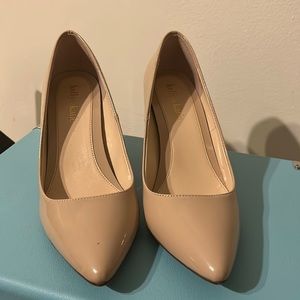 Kelly and Katie beige pumps size 7.5